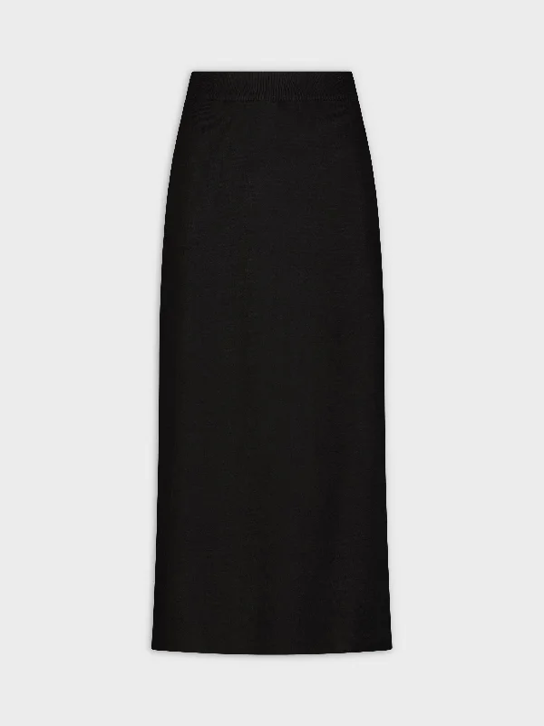 KNITTED STRAIGHT SKIRT-BLACK