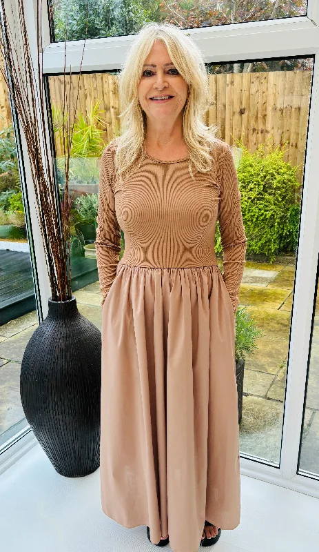 Long sleeve Venus dress Camel